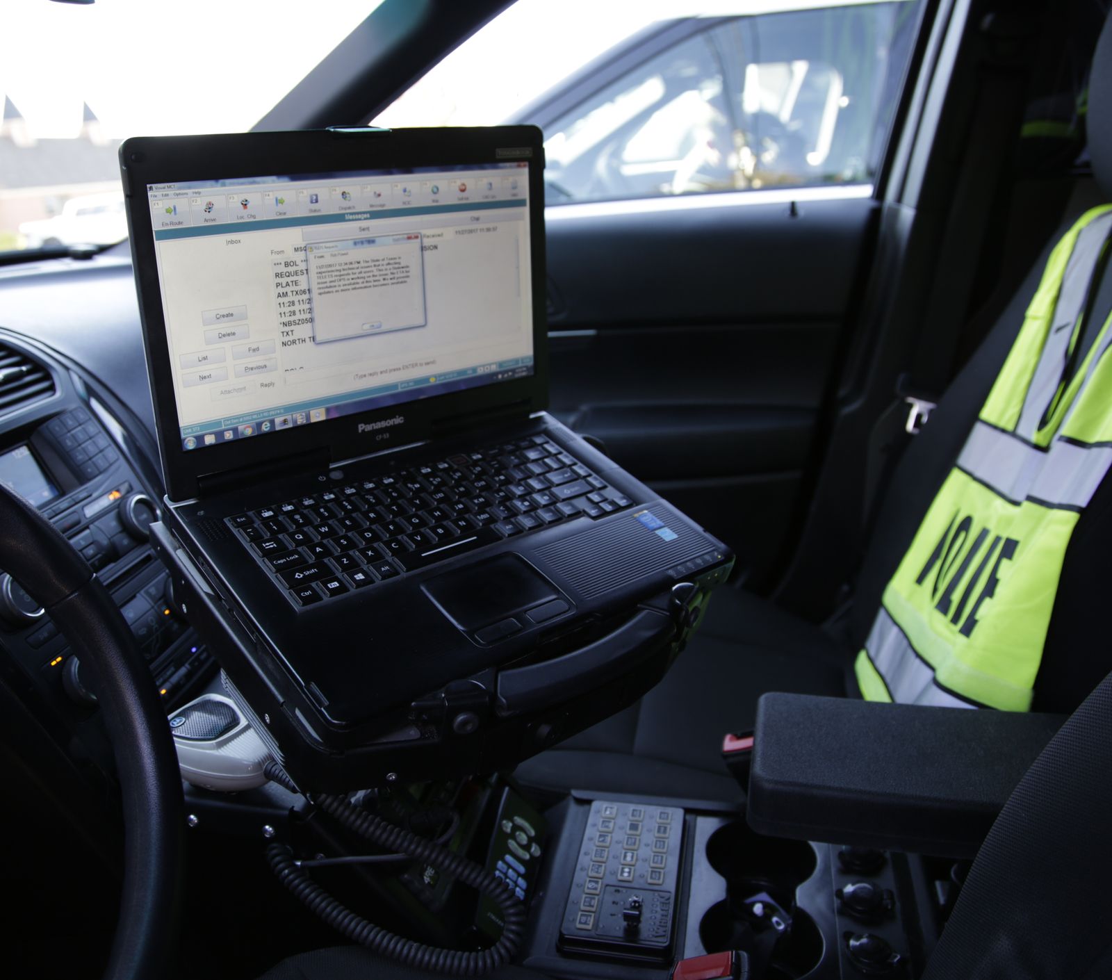 What are the new technologies available in police cars?